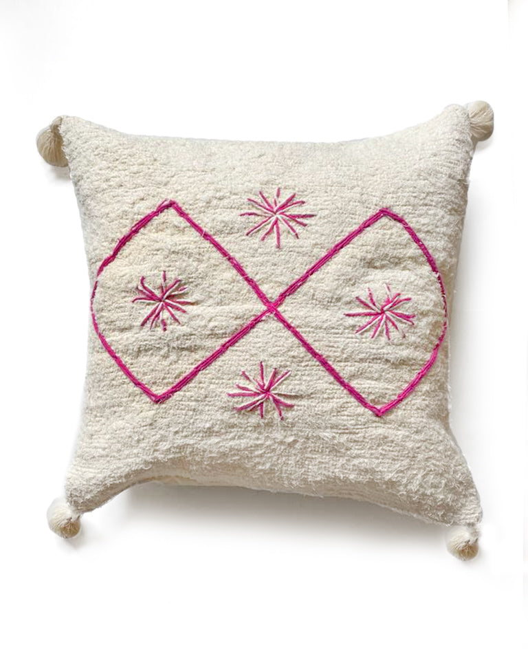 Almofada de algodão com detalhes rosa – Tear manual