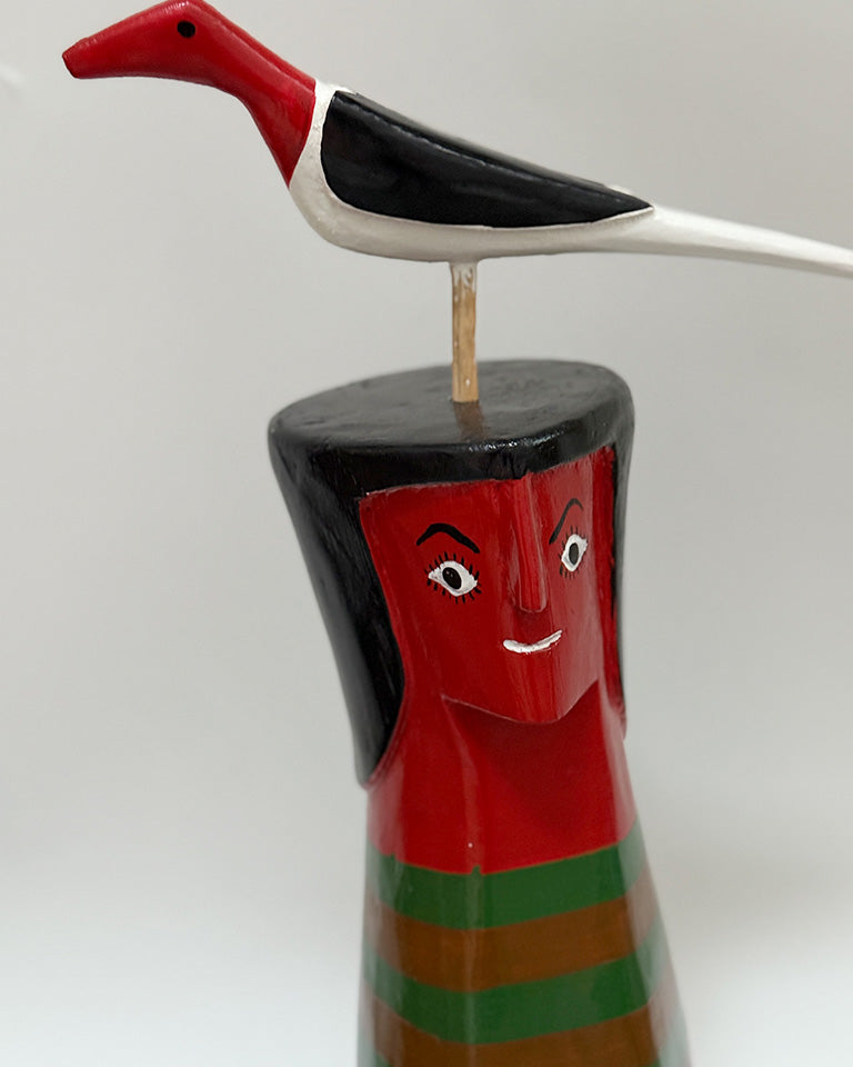 Cabeça vermelha c/ listras verde e marrom (madeira)