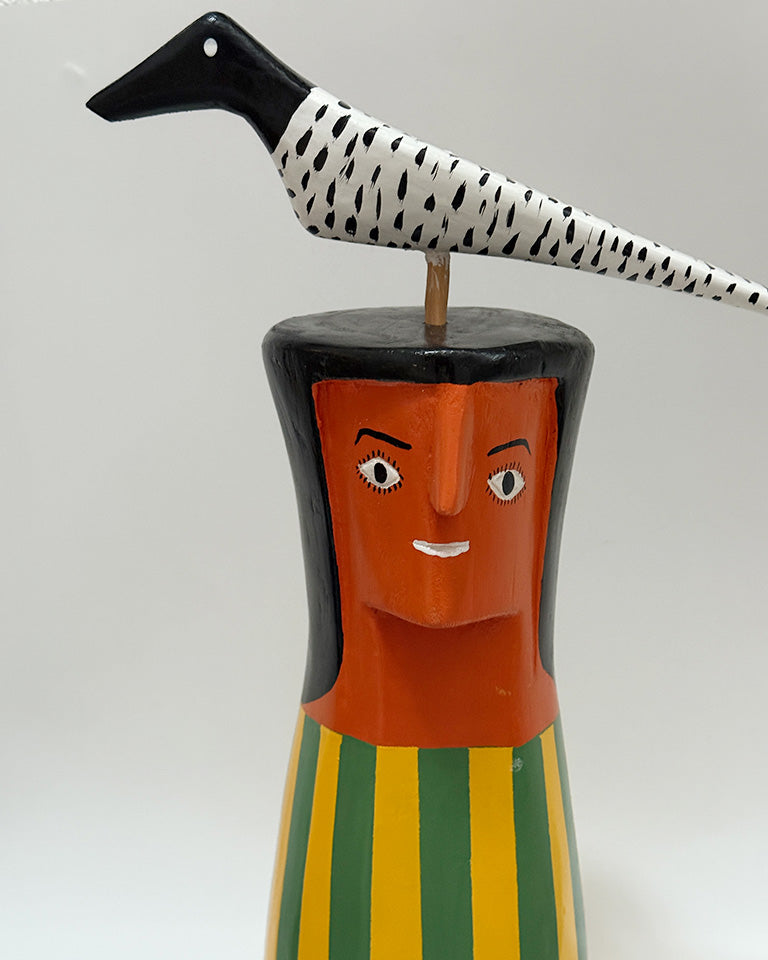 Cabeça laranja c/ listra verde e amarelo (madeira)