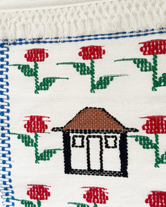 Estandarte branco com casa e flores vermelhas – Tear manual