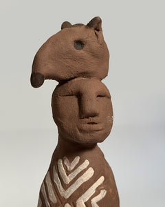 Indígena com cabeça de anta (marrom)