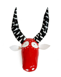 Máscara de boi (vermelho, preto e branco)