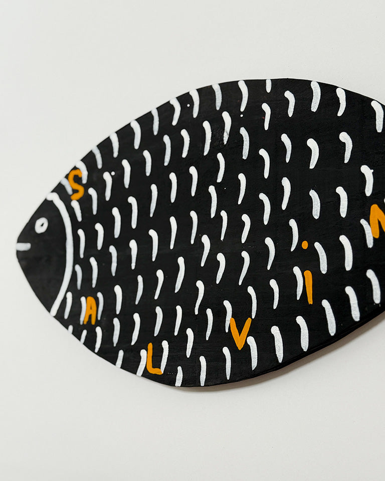 Peixe preto p/ parede (médio) – madeira