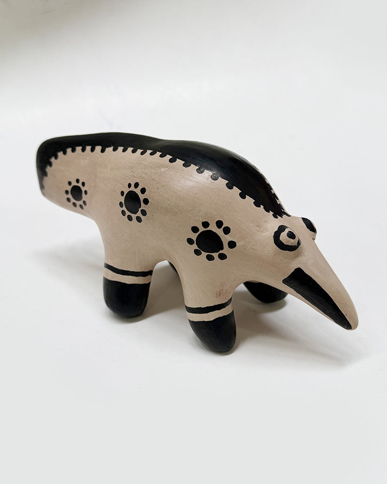 Tamanduá (cerâmica) c/ grafismo – Etnia Waurá