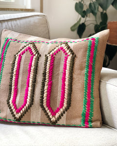 Capa de almofada de algodão - Desenho rosa, verde e bege | tear manual
