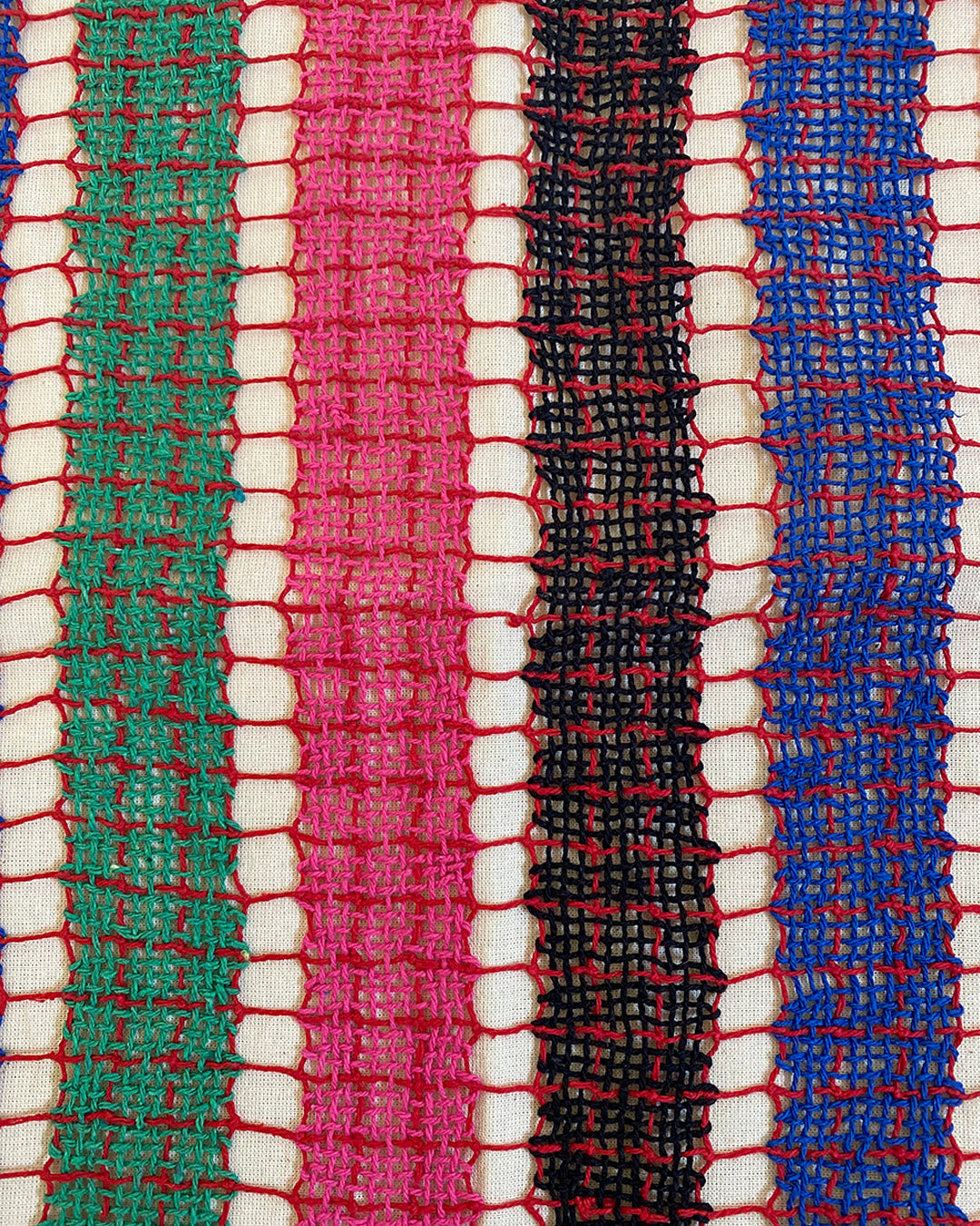 Capa de almofada em renda de filé (azul, verde, preto e rosa)
