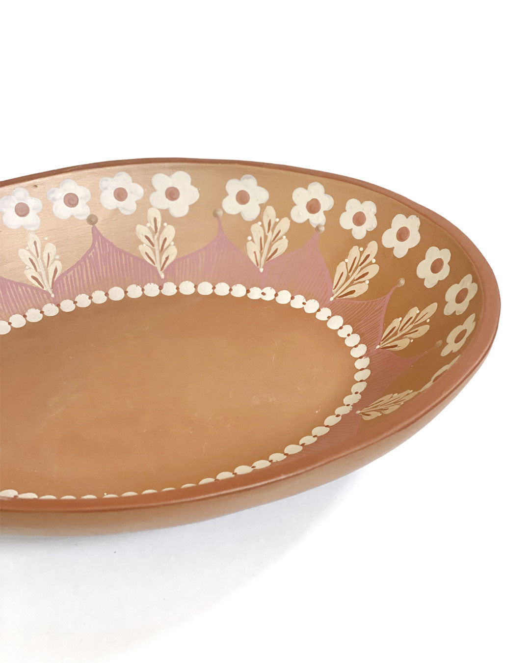 Travessa bege oval com flores brancas – Vale do Jequitinhonha